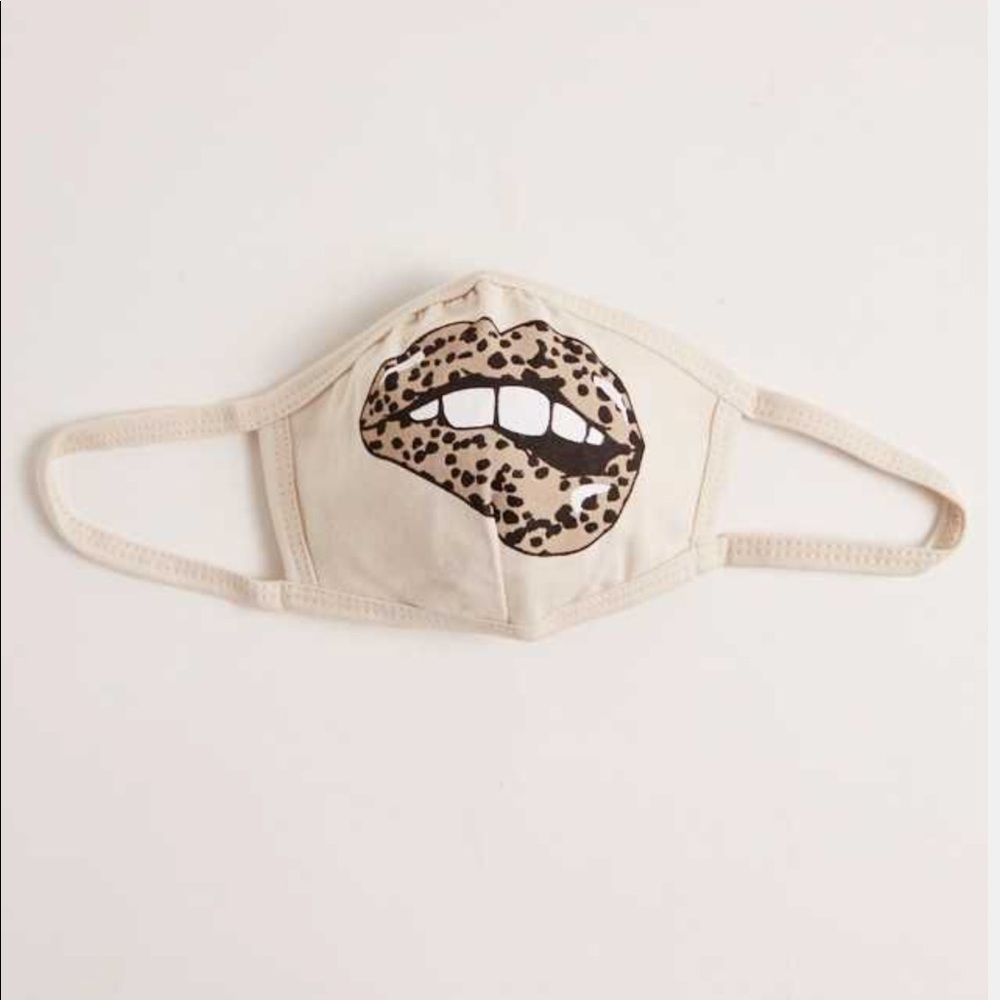 🆕 Dalmatian Lips Face Mask - Picture 1 of 6